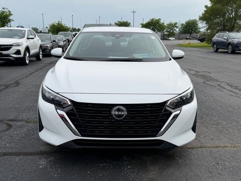 Used 2024 Nissan Sentra SV FWD image 4