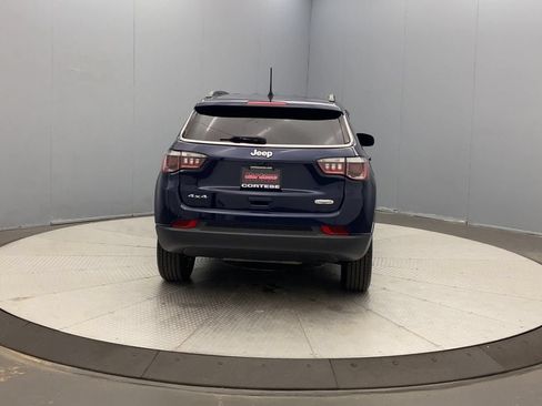 Used 2019 Jeep Compass Latitude AWD/4WD image 4
