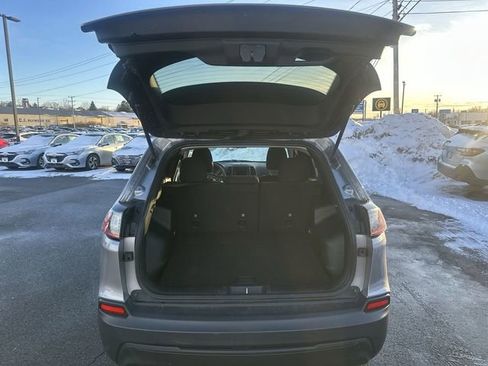 Used 2019 Jeep Cherokee Latitude w/ Popular Appearance Group image 29