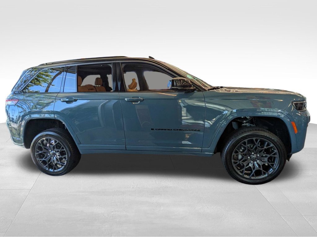 New 2027 Jeep Grand Cherokee Summit AWD/4WD image 3