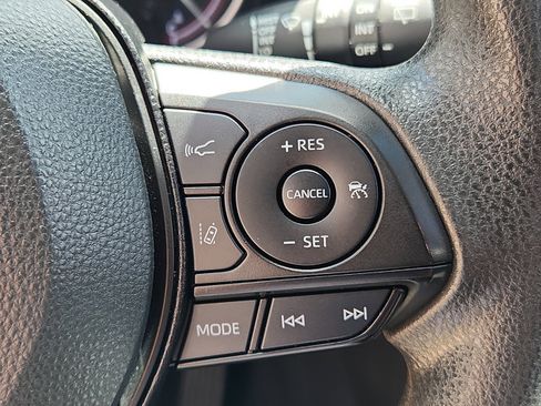 Used 2025 Toyota RAV4 XLE FWD image 22