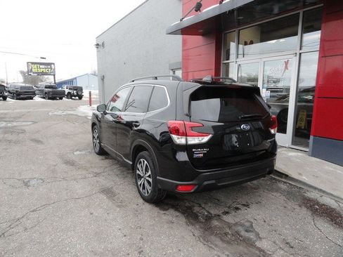 Used 2021 Subaru Forester Limited image 3