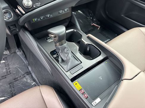 Used 2025 Lexus ES 350 w/ Premium Package FWD image 21