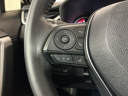 Used 2019 Toyota RAV4 Limited image 17