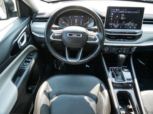 Used 2022 Jeep Compass Limited w/ Sun and Sound Group AWD/4WD image 11