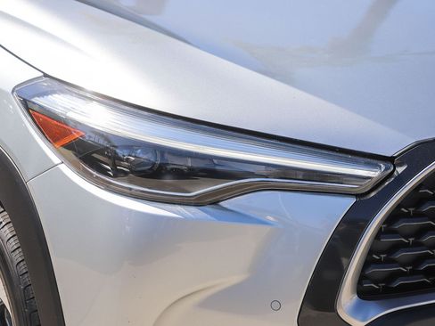 Certified 2023 Toyota Corolla Cross XLE w/ Black Badges Package (TMS) FWD image 4