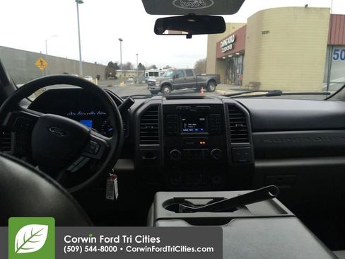 Used 2018 Ford F450 XL w/ Power Equipment Group image 4