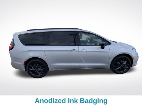 New 2026 Chrysler Pacifica Select w/ S Appearance Package image 8