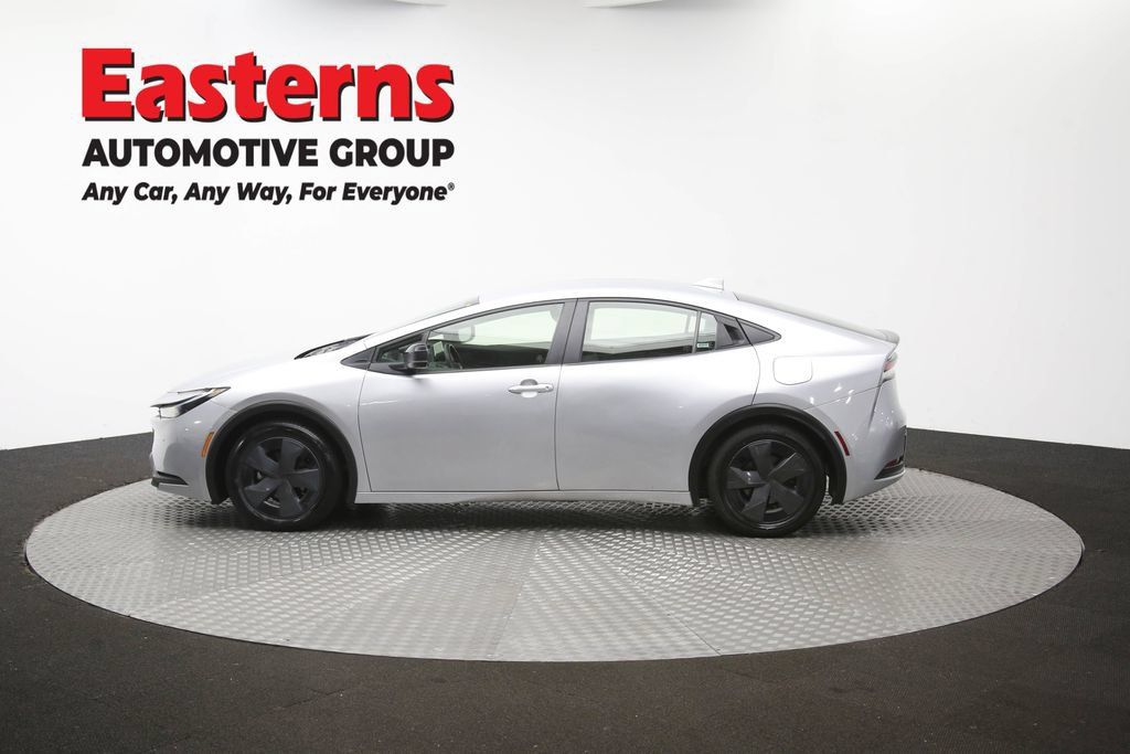 Used 2025 Toyota Prius LE FWD image 60