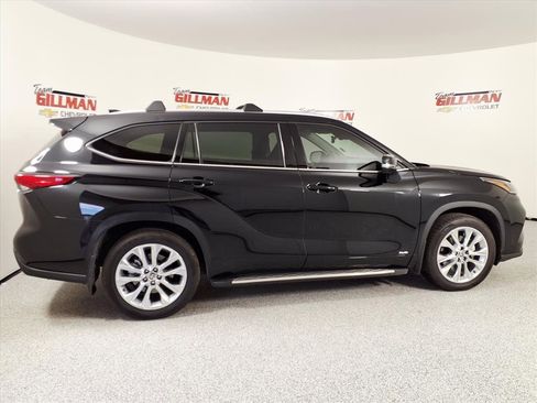 Used 2025 Toyota Highlander Limited image 8