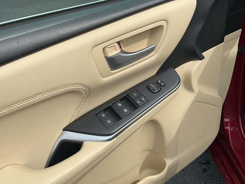 Used 2017 Toyota Camry XLE w/ Moonroof Package image 15