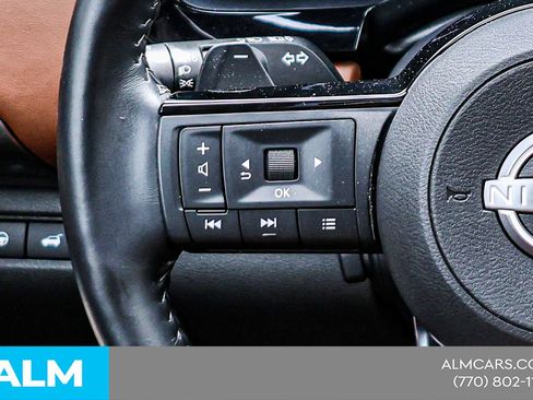 Used 2024 Nissan Pathfinder Platinum image 28