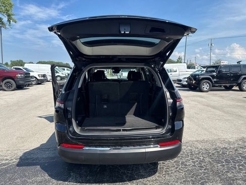 Used 2021 Jeep Grand Cherokee L Laredo w/ Luxury Tech Group I AWD/4WD image 45