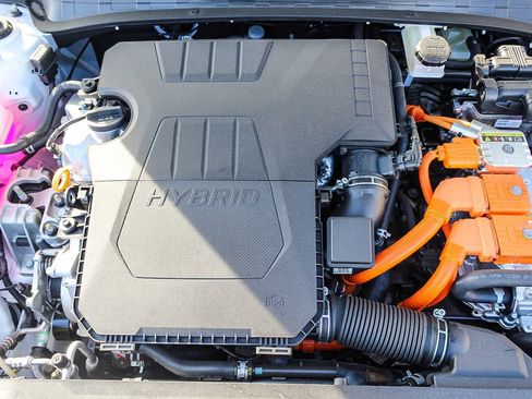 New 2025 Hyundai Elantra Limited image 13