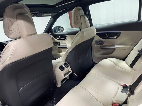 Used 2025 Mercedes-Benz C 300 4MATIC Sedan image 26