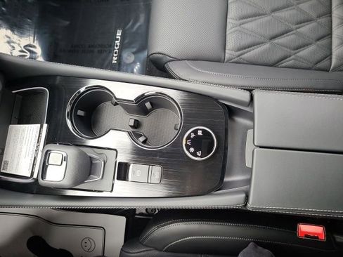 New 2026 Nissan Rogue Platinum w/ Platinum Premium Package image 16