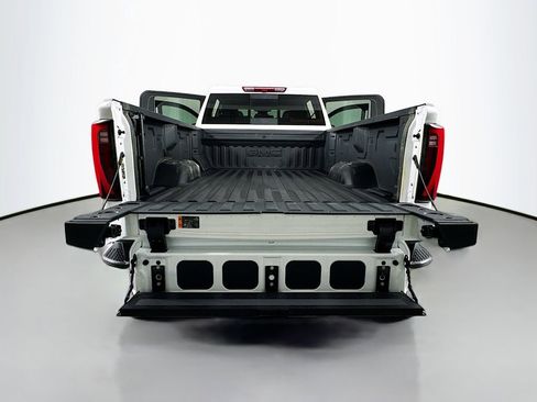 Used 2025 GMC Sierra 3500 Denali image 26
