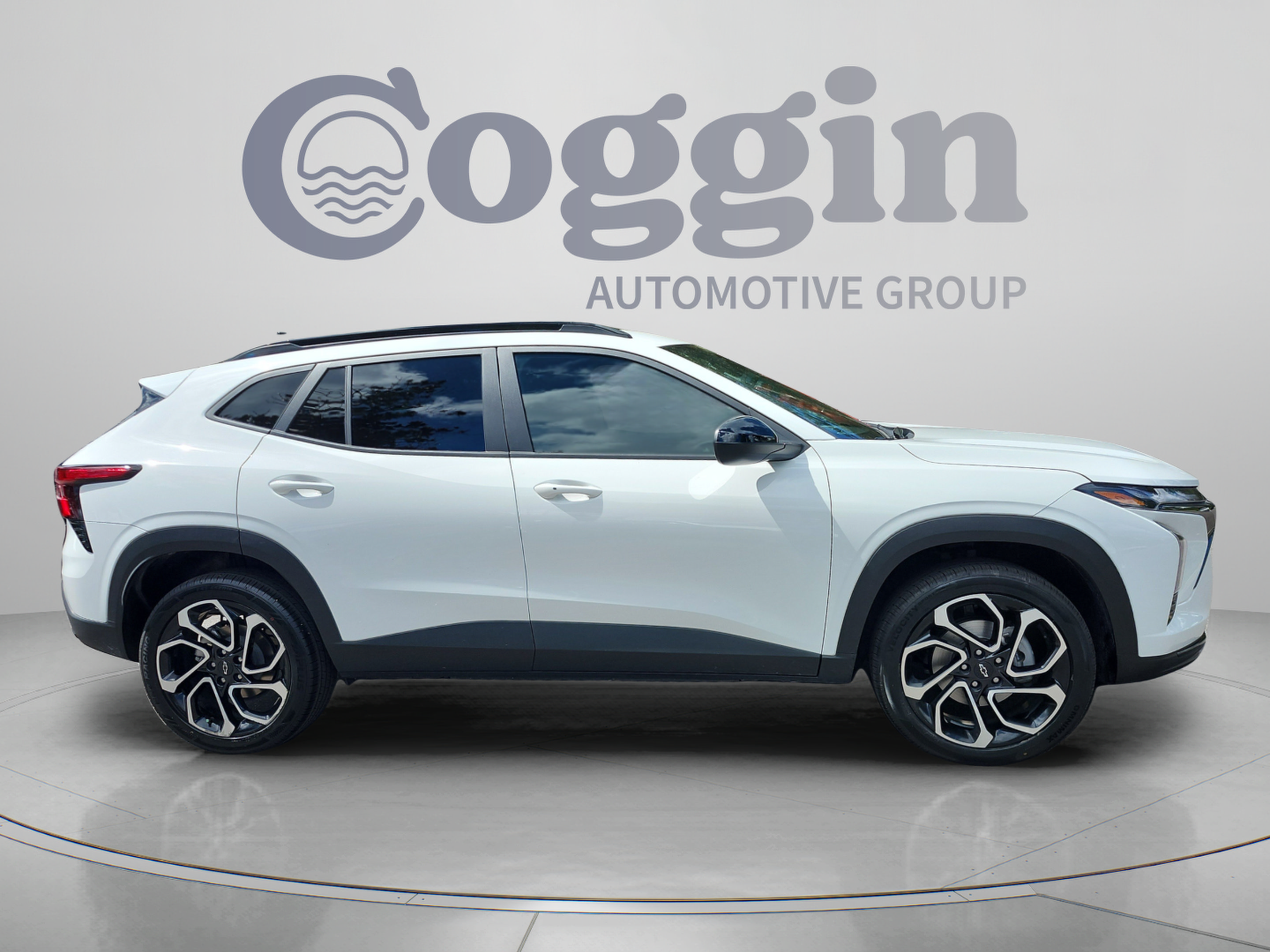 Used 2025 Chevrolet Trax RS w/ Driver Confidence Package FWD image 6