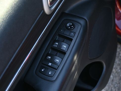 Used 2021 Jeep Grand Cherokee Limited image 31