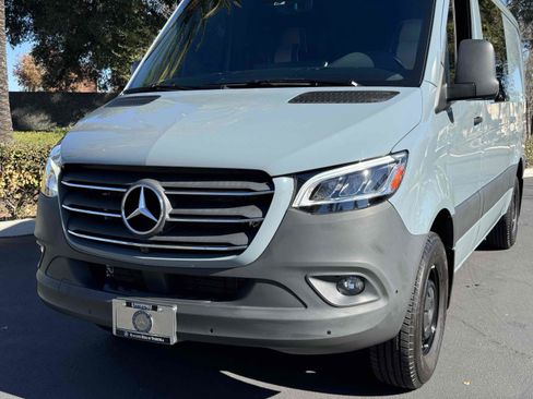 Used 2023 Mercedes-Benz Sprinter 2500 image 38