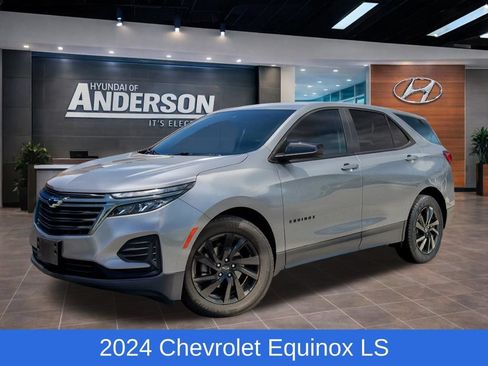 Used 2024 Chevrolet Equinox LS w/ LS Convenience Package FWD image 1