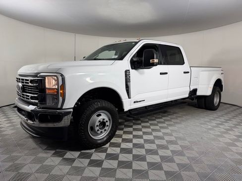 Used 2024 Ford F350 XLT image 9