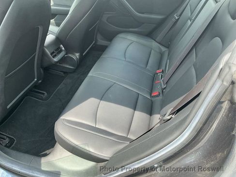 Used 2018 Tesla Model 3 Long Range RWD image 2