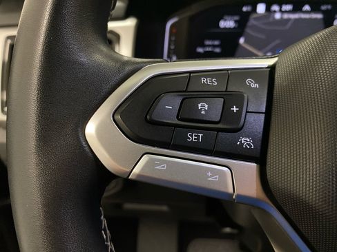 Used 2023 Volkswagen Atlas Cross Sport SEL image 21