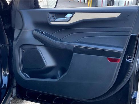 Used 2021 Ford Escape Titanium w/ Titanium Elite Package image 23