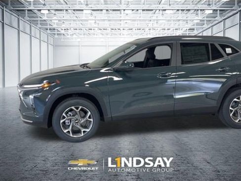 New 2026 Chevrolet Trax LT w/ Driver Confidence Package FWD image 6