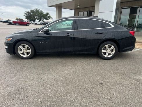 Used 2020 Chevrolet Malibu LS FWD image 2