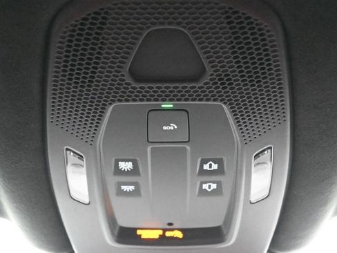 Certified 2025 Porsche Cayenne GTS AWD/4WD image 25