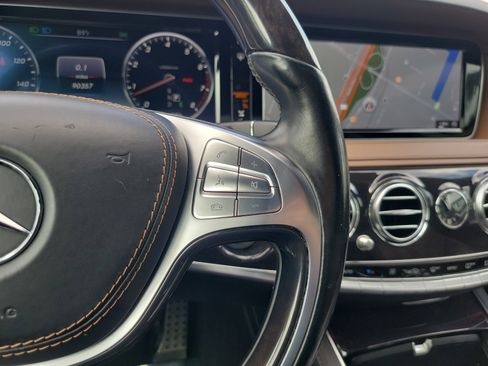 Used 2017 Mercedes-Benz S 550 Sedan image 20