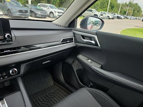Used 2024 Mitsubishi Outlander ES FWD image 10