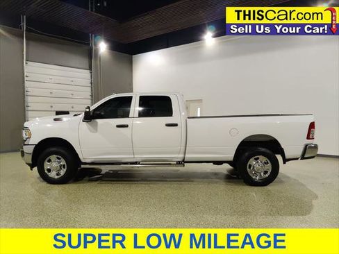Used 2023 RAM 2500 Tradesman w/ Chrome Appearance Group AWD/4WD image 5