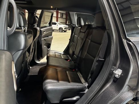 Used 2017 Jeep Grand Cherokee Limited image 18