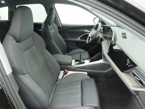 Used 2025 Audi Q5 2.0T Premium Plus w/ Premium Plus image 21