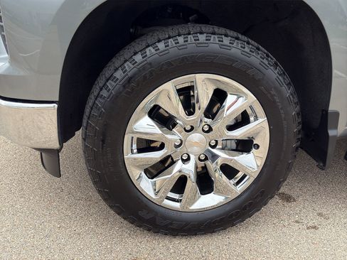 Used 2024 Chevrolet Silverado 1500 LT AWD/4WD image 10