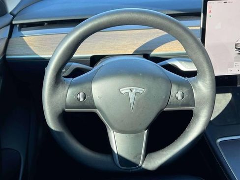 Used 2022 Tesla Model 3 Standard Range image 13