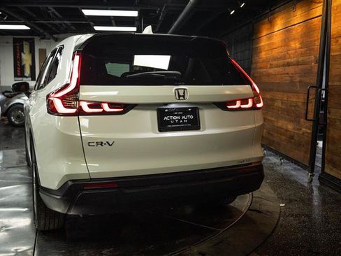 Used 2025 Honda CR-V EX image 6