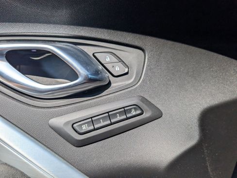 Used 2021 Chevrolet Camaro ZL1 RWD image 18