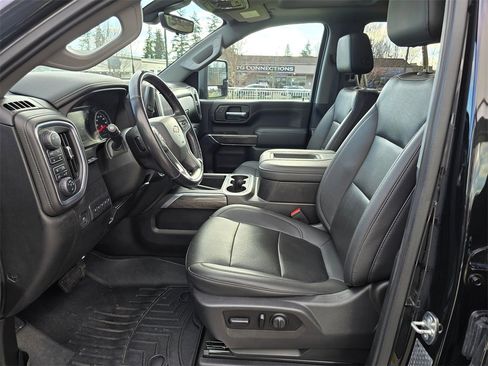 Used 2021 Chevrolet Silverado 2500 LTZ w/ LTZ Premium Package image 24