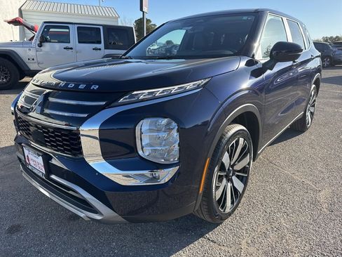 New 2026 Mitsubishi Outlander SE image 3