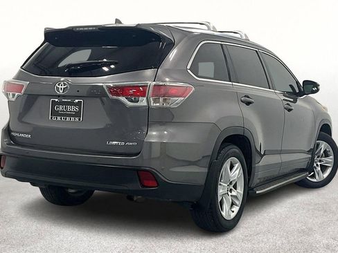 Used 2016 Toyota Highlander Limited Platinum image 2