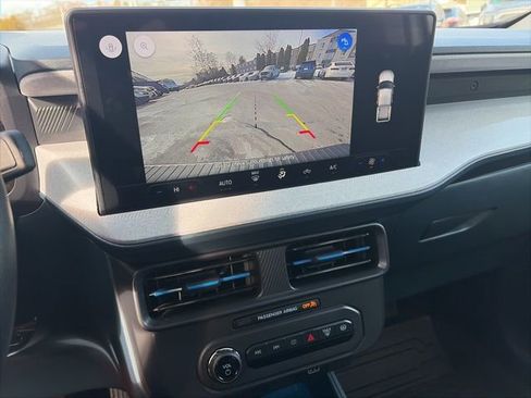 Used 2025 Ford Maverick XLT w/ Equipment Group 302A image 21