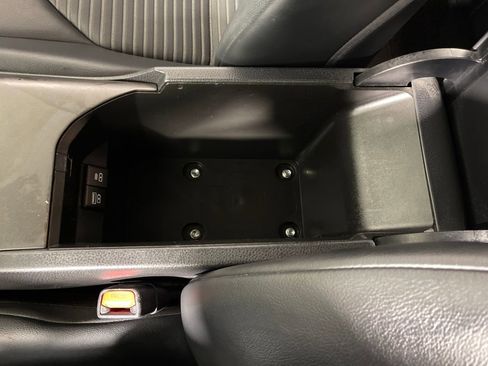 Certified 2022 Toyota Camry SE image 23