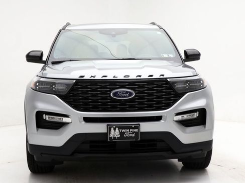Used 2022 Ford Explorer ST-Line w/ Class IV Trailer Tow Package image 3