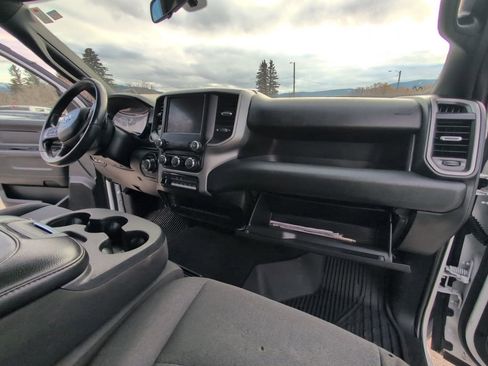 Used 2024 RAM 2500 Tradesman w/ Chrome Appearance Group image 27