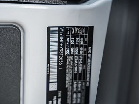 Used 2025 Mercedes-Benz Sprinter 2500 image 34