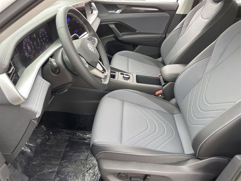 New 2026 Volkswagen Tiguan SE image 15